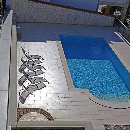 Lovely Apartment With Beautiful Pool Primošten Екстериор снимка